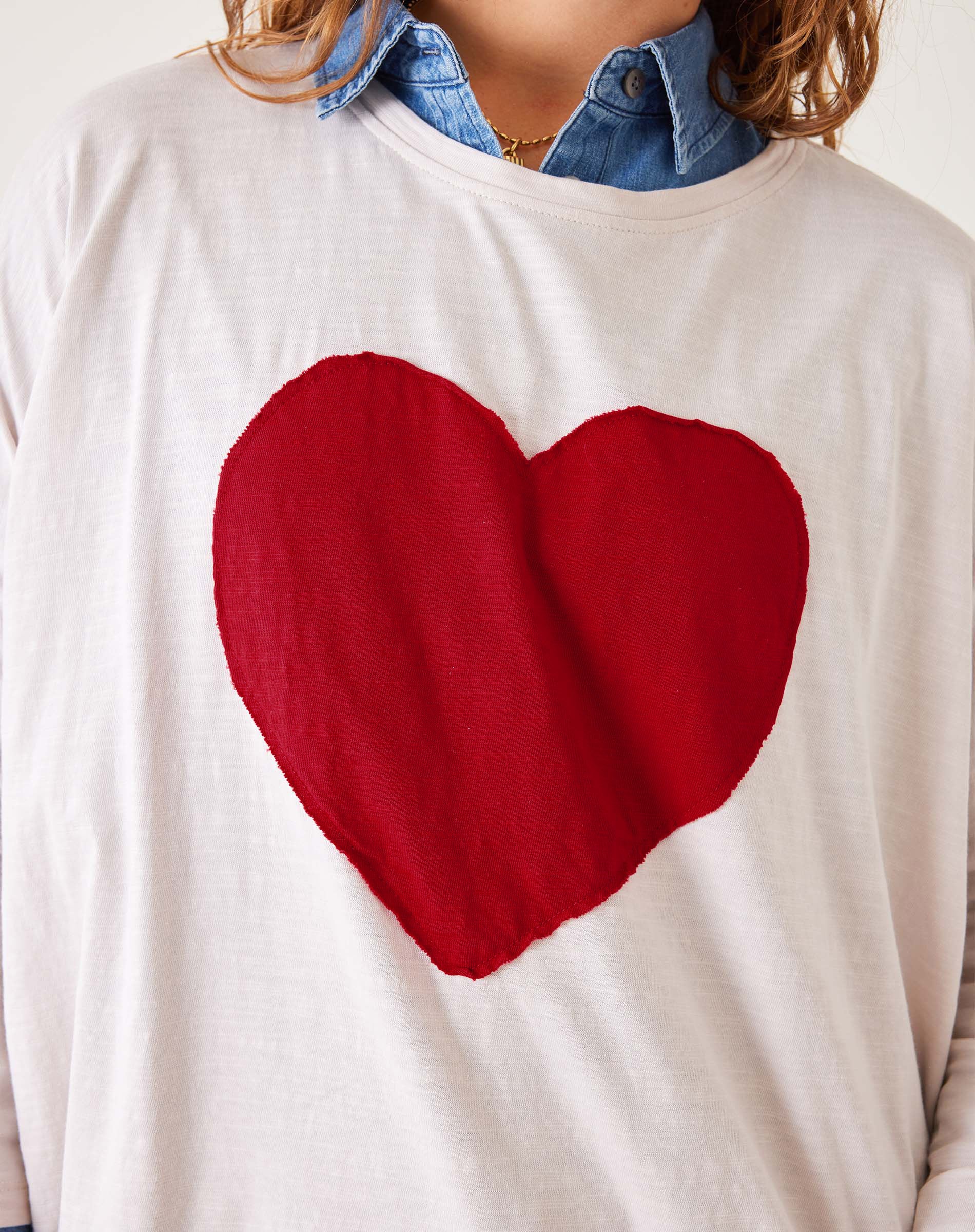 Women's White Oversized Slub Tee With Red Heart