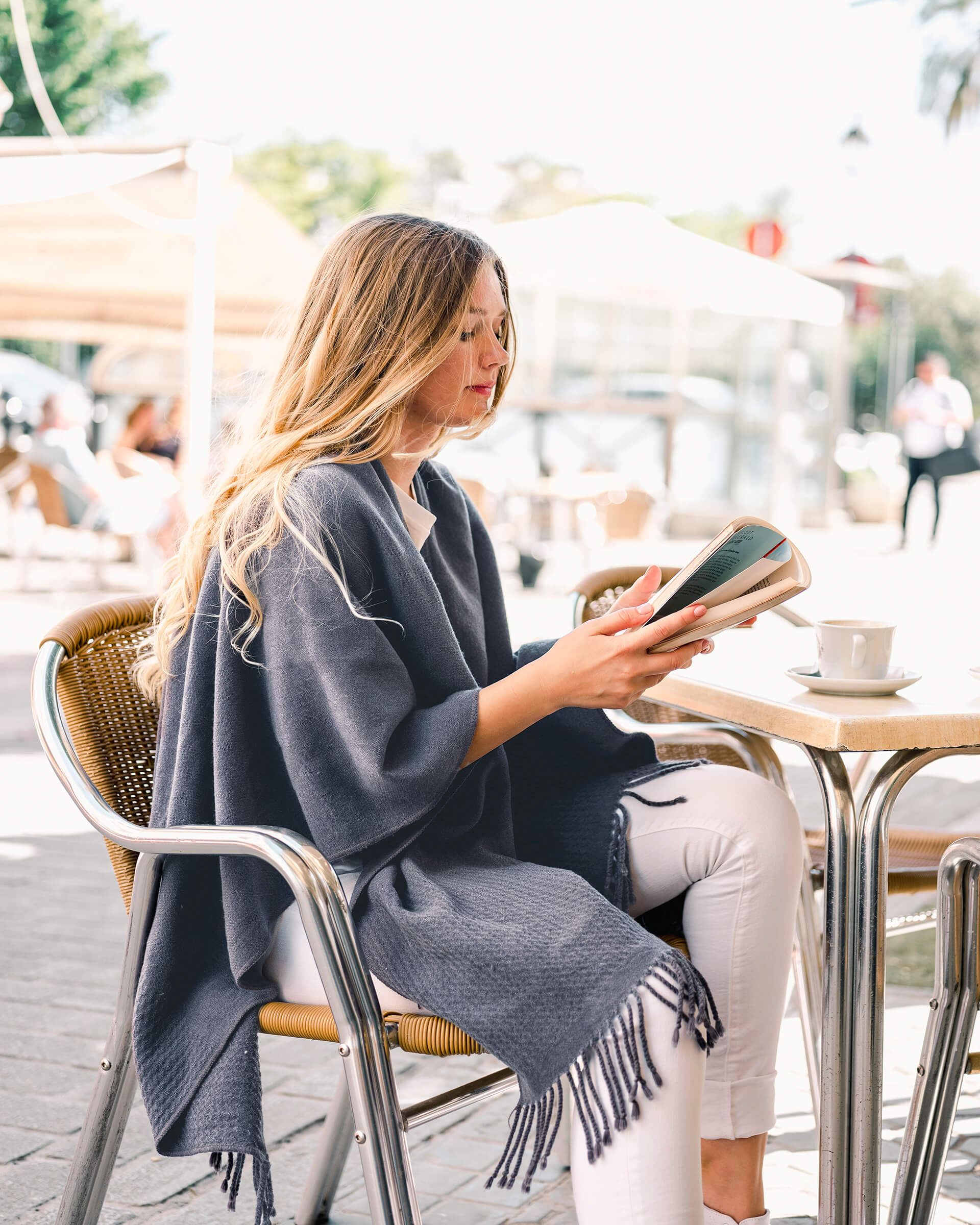 Women's One Size Gray Travel Wrap Side View Street Style Reading