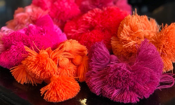 Pom pom in orange and pink