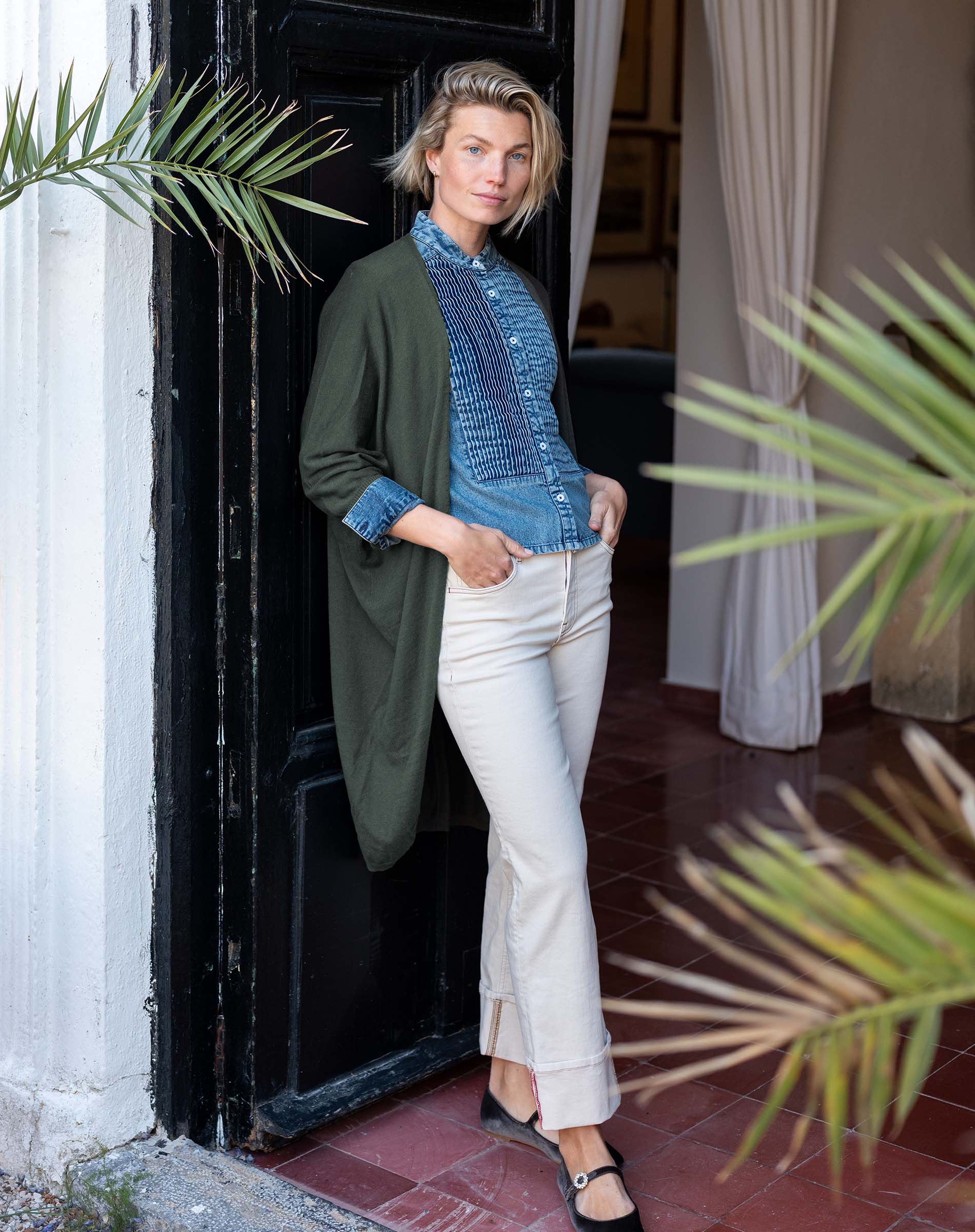 MERSEA women's travel-friendly women's travel-friendly olive green oversized kimono wrap with wide sleeves and a drawstring waist.