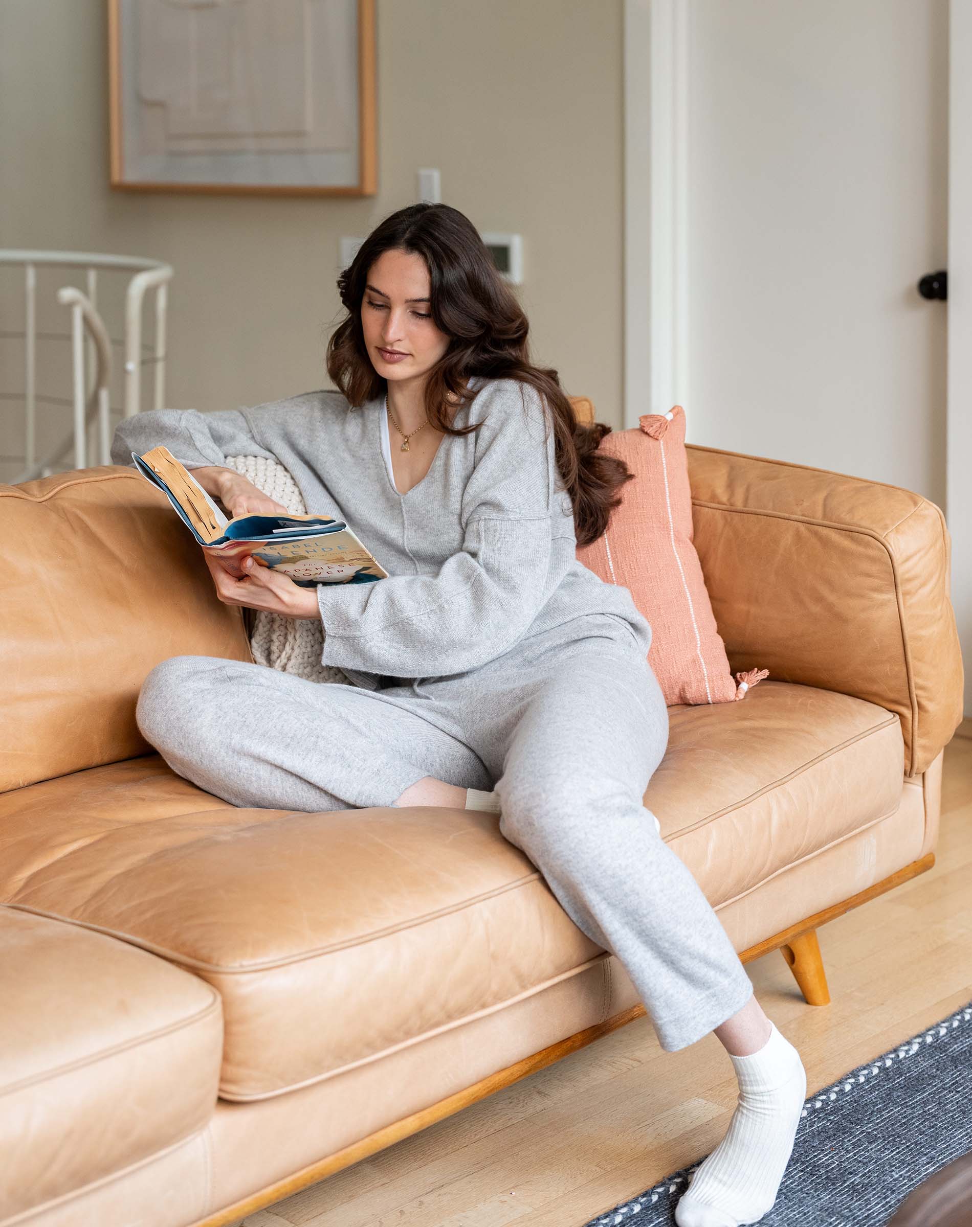 Women's Cashmere Vneck Sweater