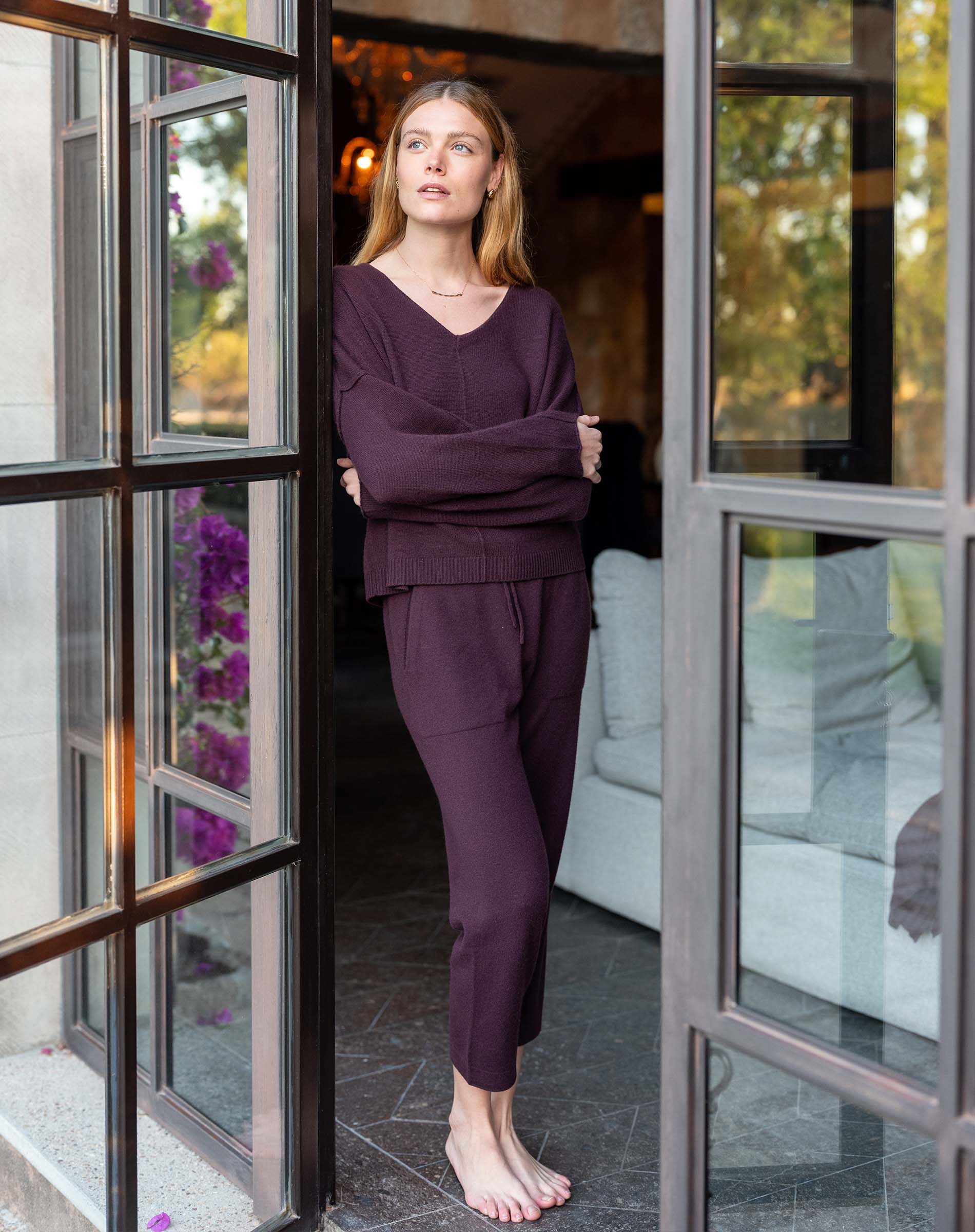 Women's Cashmere Vneck Sweater