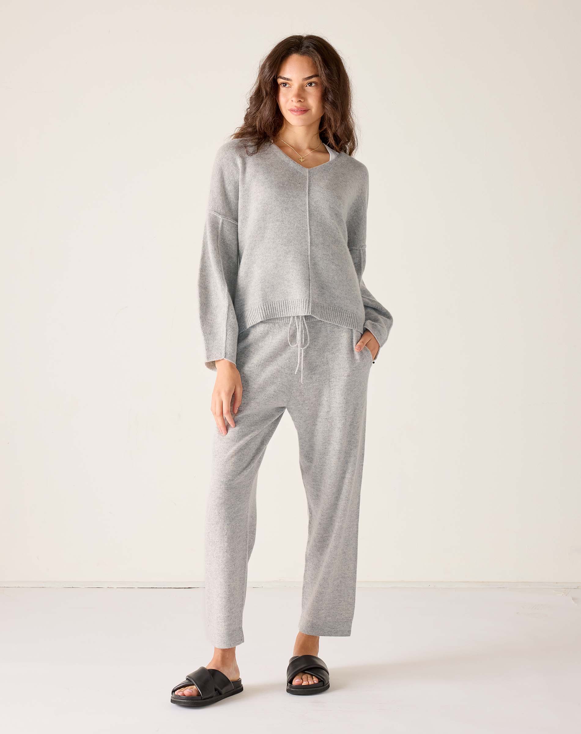 Women's Cashmere Vneck Sweater
