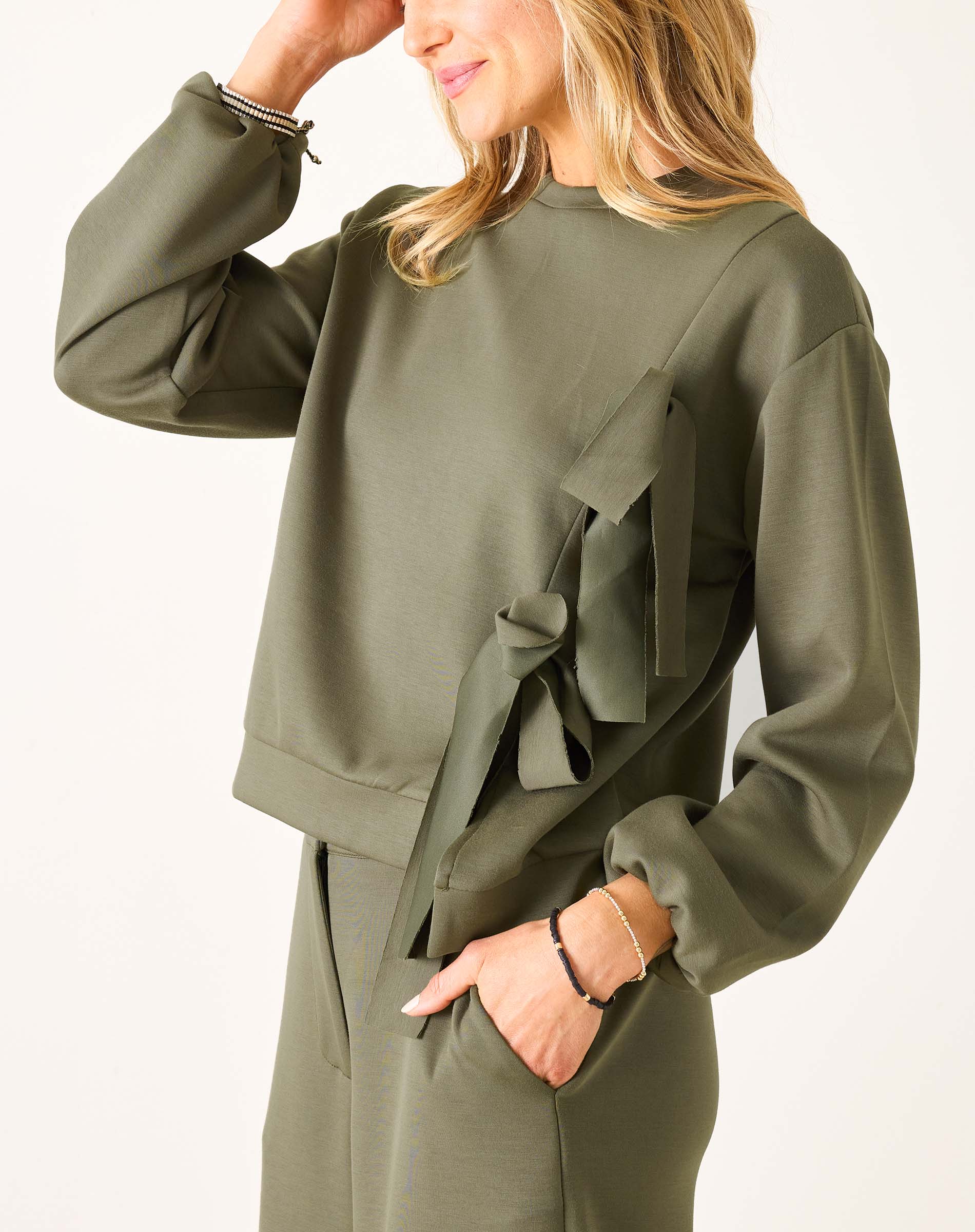 Women's Soft Scuba Bow Sweatshirt Travel Set