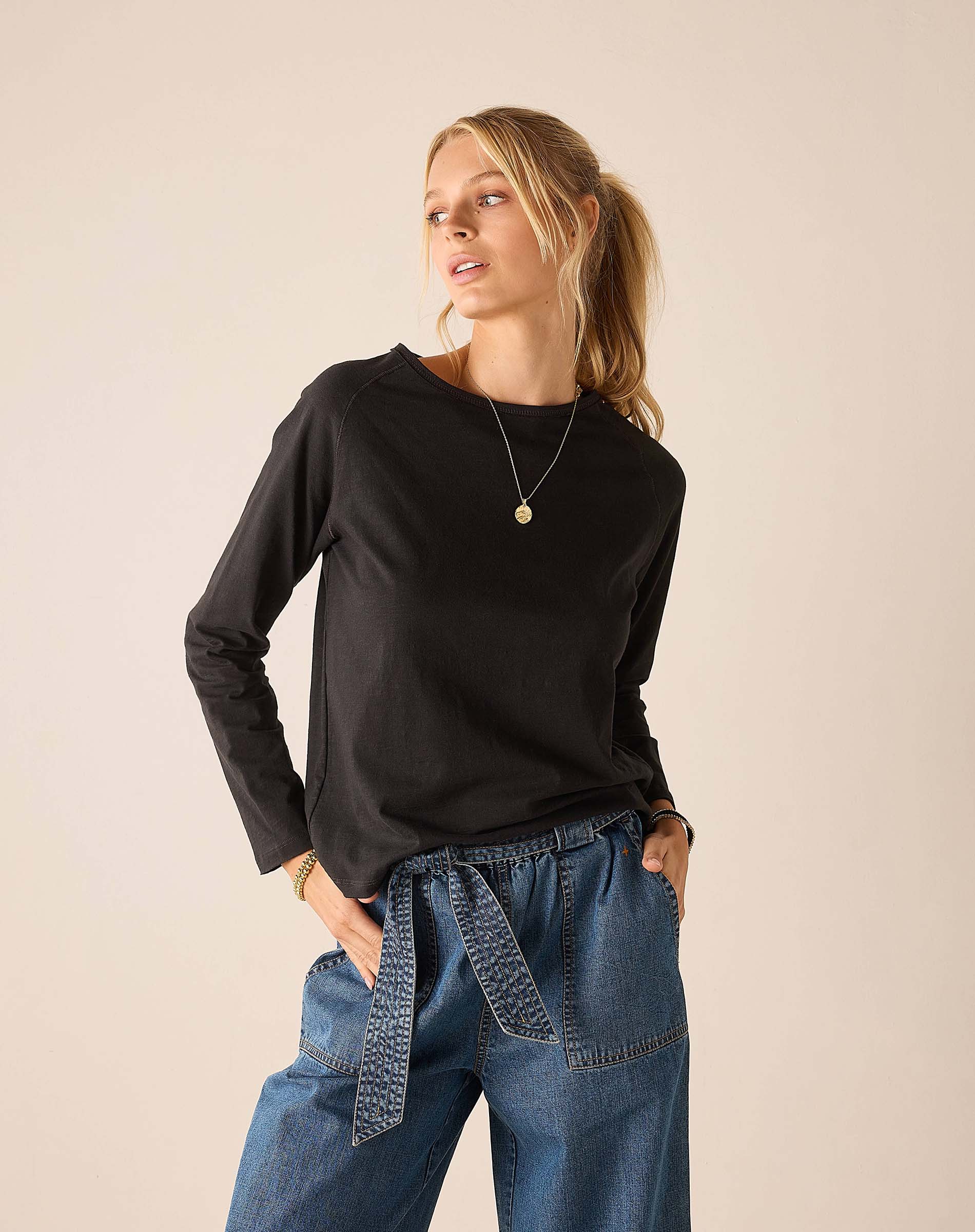 Graphite grey raglan sleeve knit tee