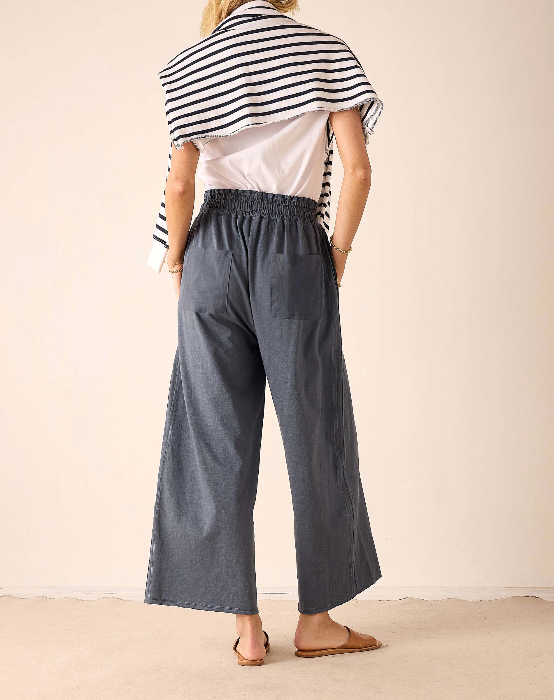 Atlas blue wide-leg linen pants with a relaxed fit and a back pocket detail.