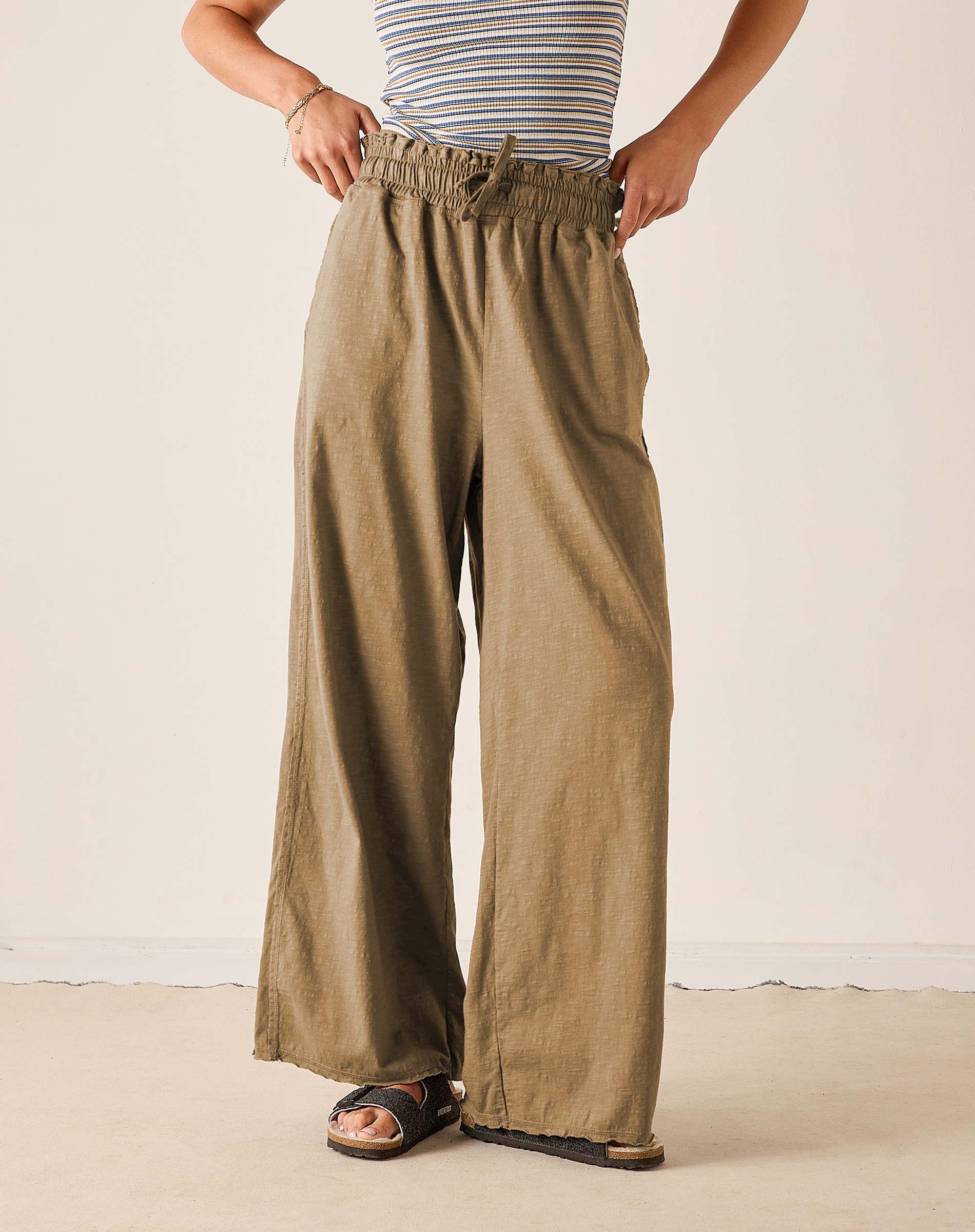 Nutmeg wide-leg linen-blend pants with an elastic drawstring waistband.