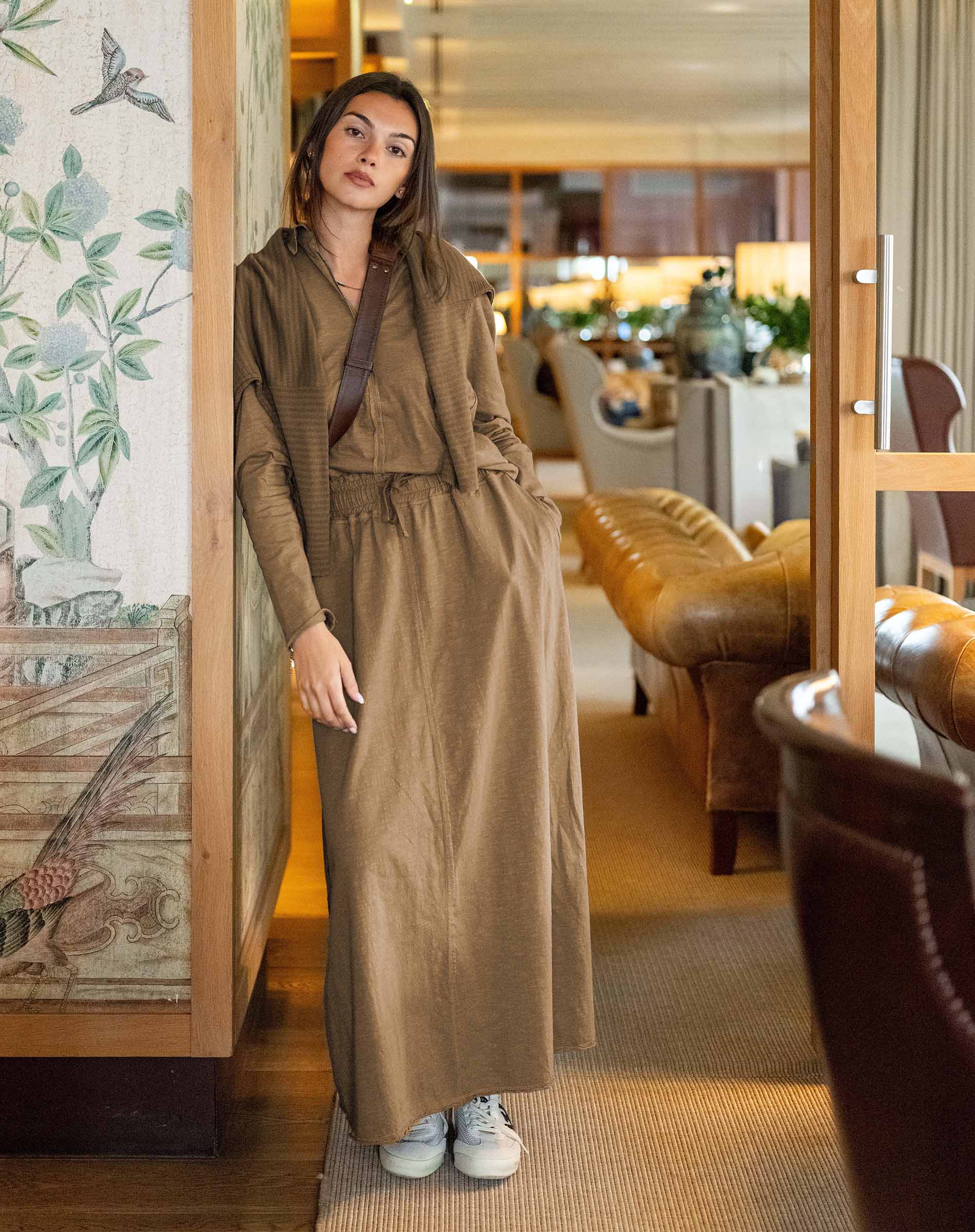 Ladies' travel-ready nutmeg brown textured jersey knit tee and matching maxi skirt set.
