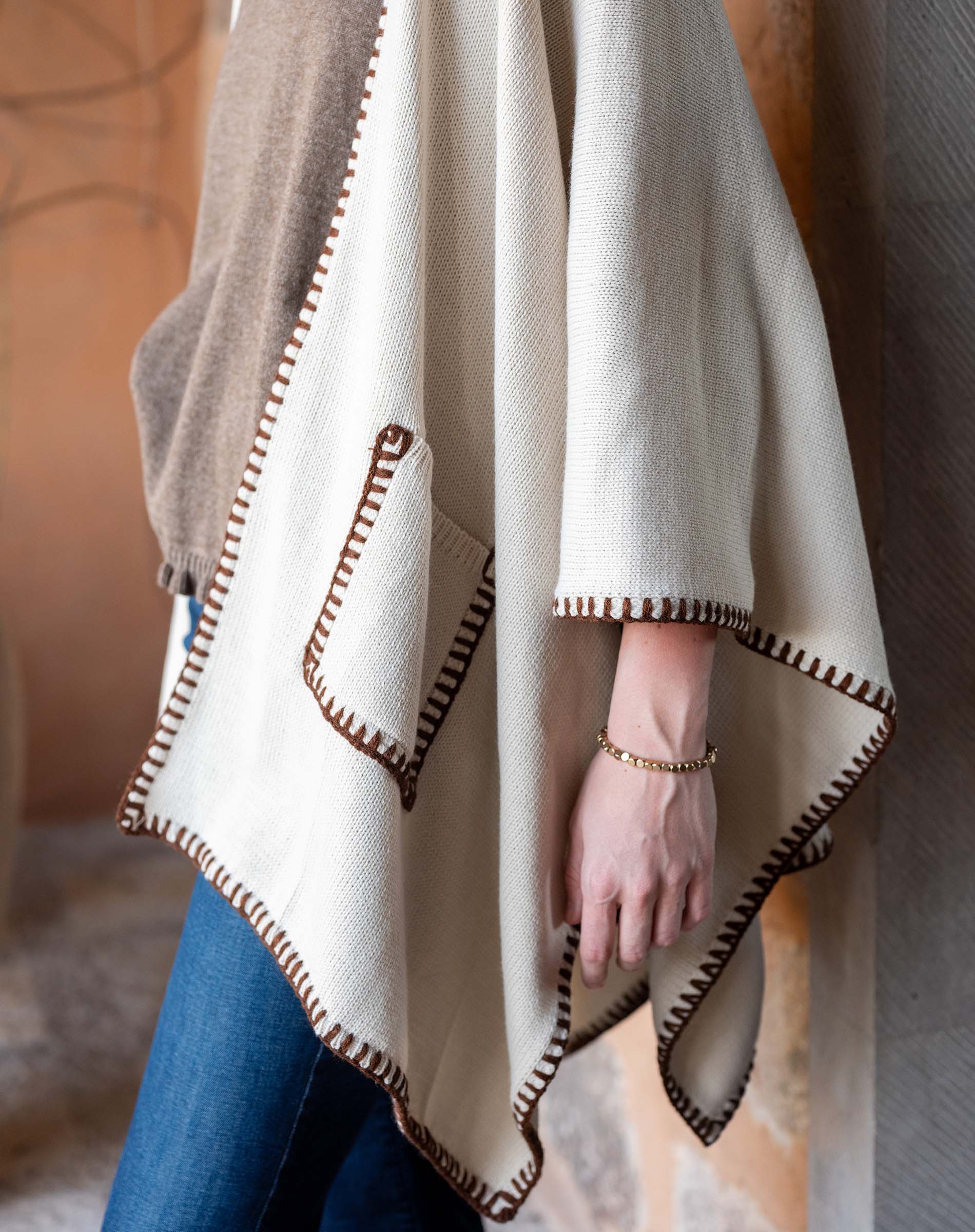 Women's Cream Fall Travel Wrap