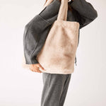 Women's Faux Fur Tote Bag with Pockets