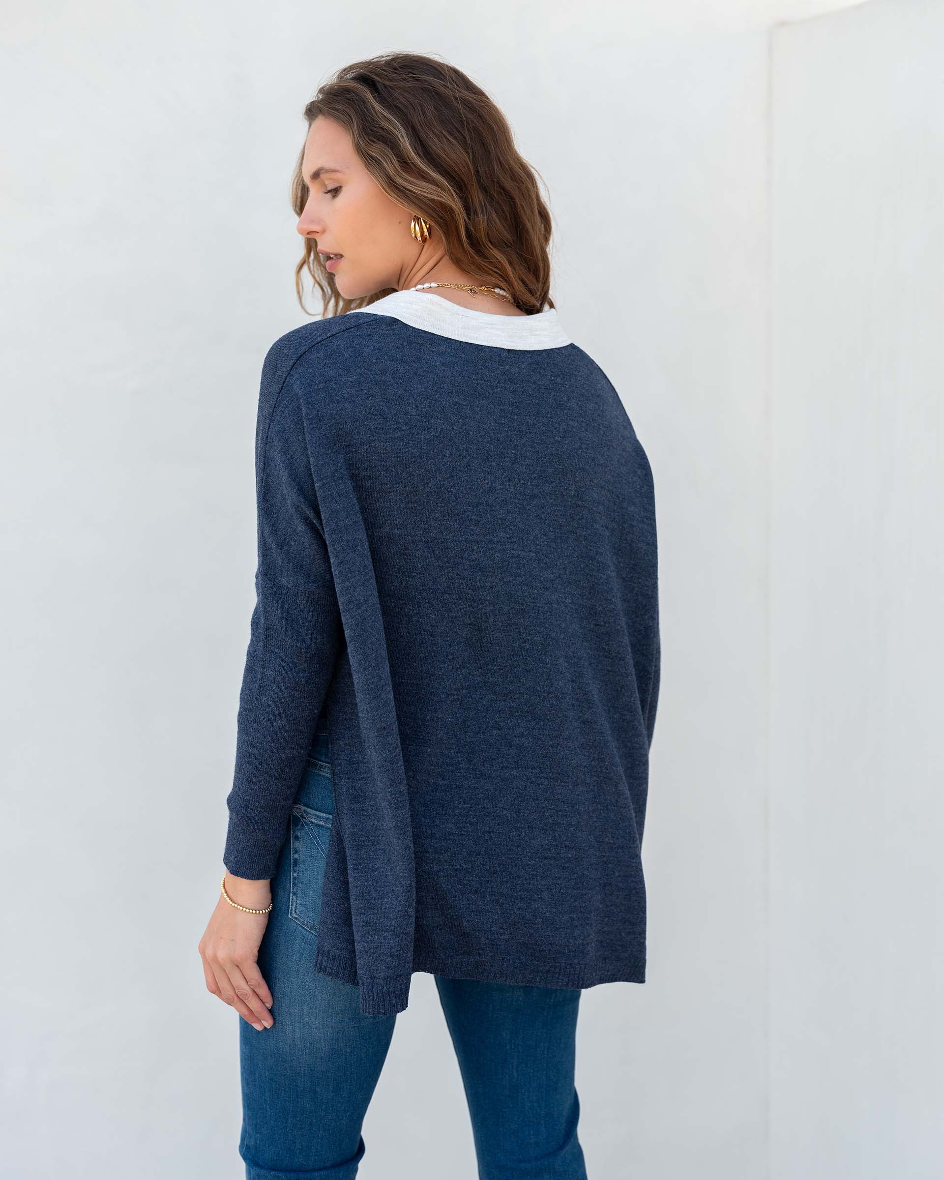 Women's Blue Collared V-Neck Sweater One Size