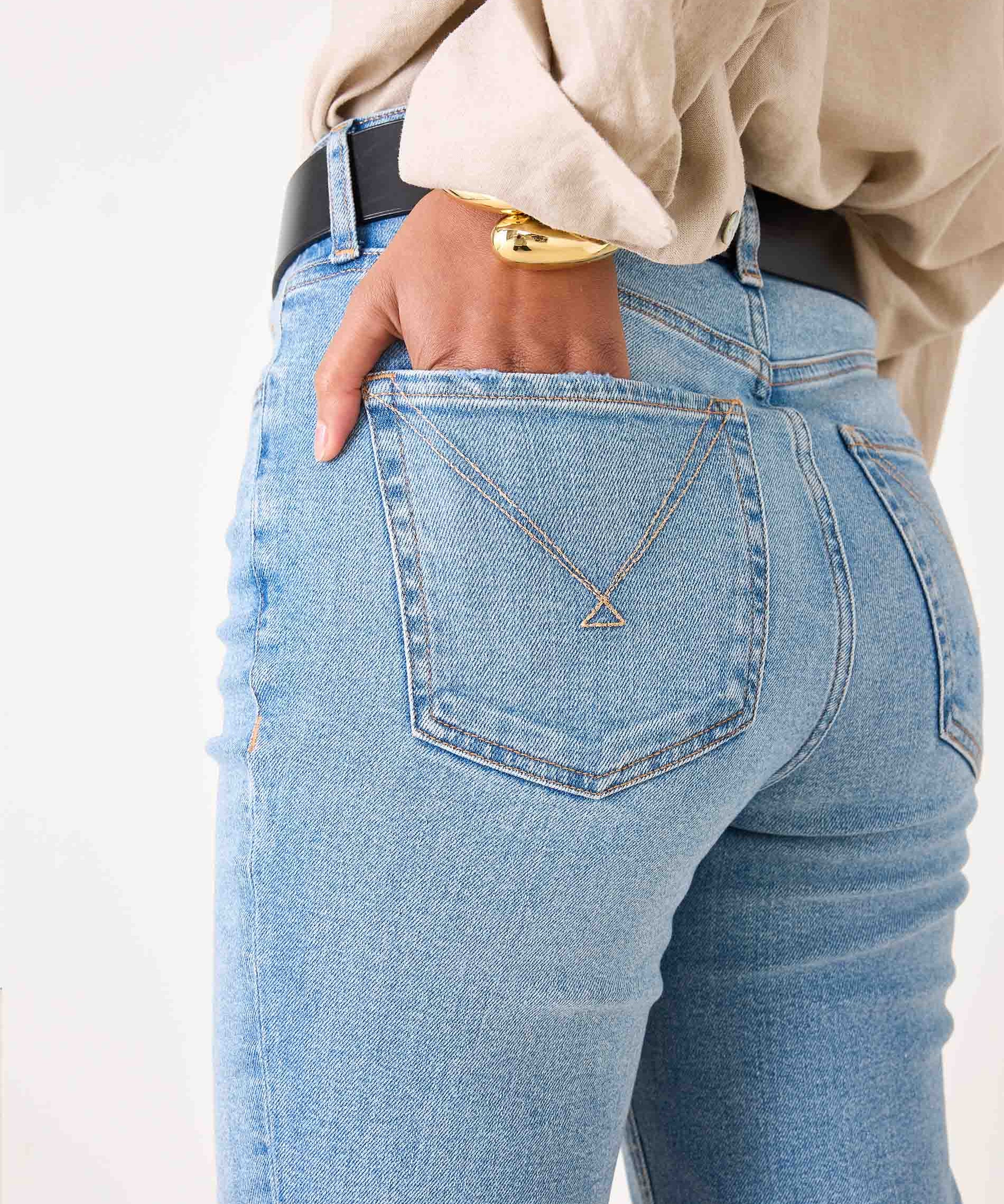 Women's Light Wash Straight Leg Jeans