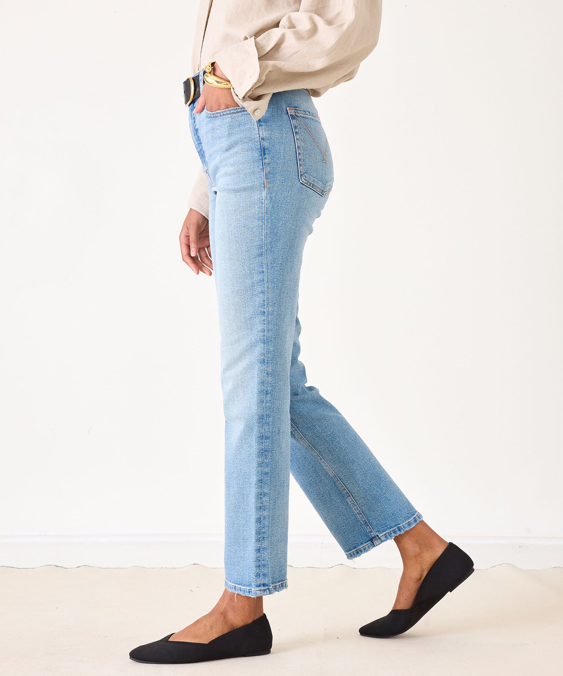Women's Light Wash Straight Leg Jeans
