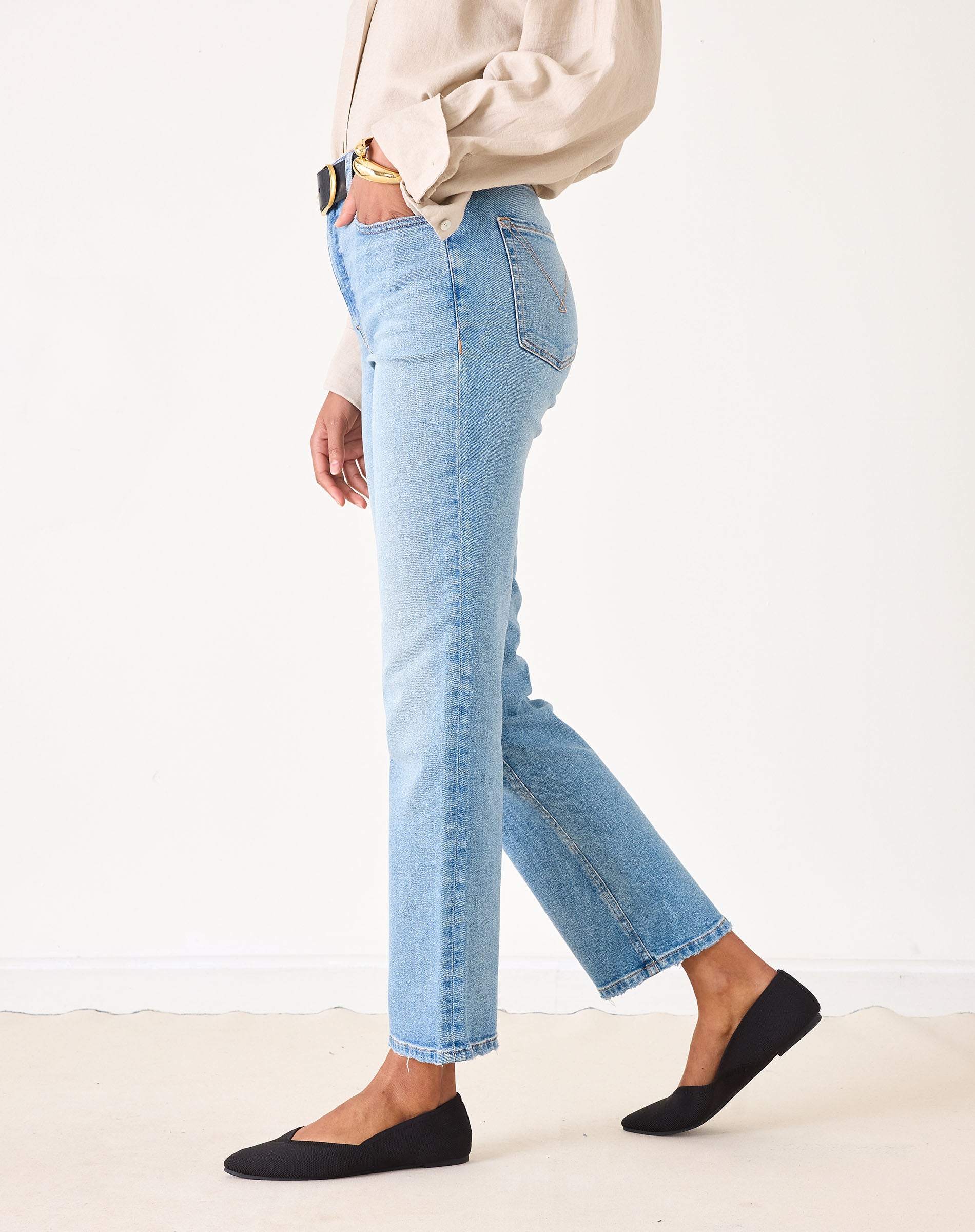 Women's Light Wash Straight Leg Jeans