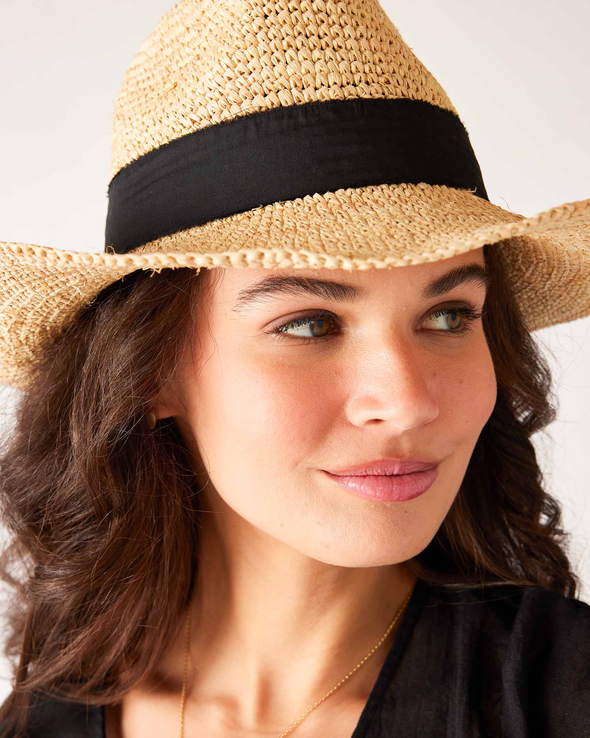 Women's One Sized Black Chambray Adjustable Wire Brimmed Seagrove Rafia Straw Beach Hat Right