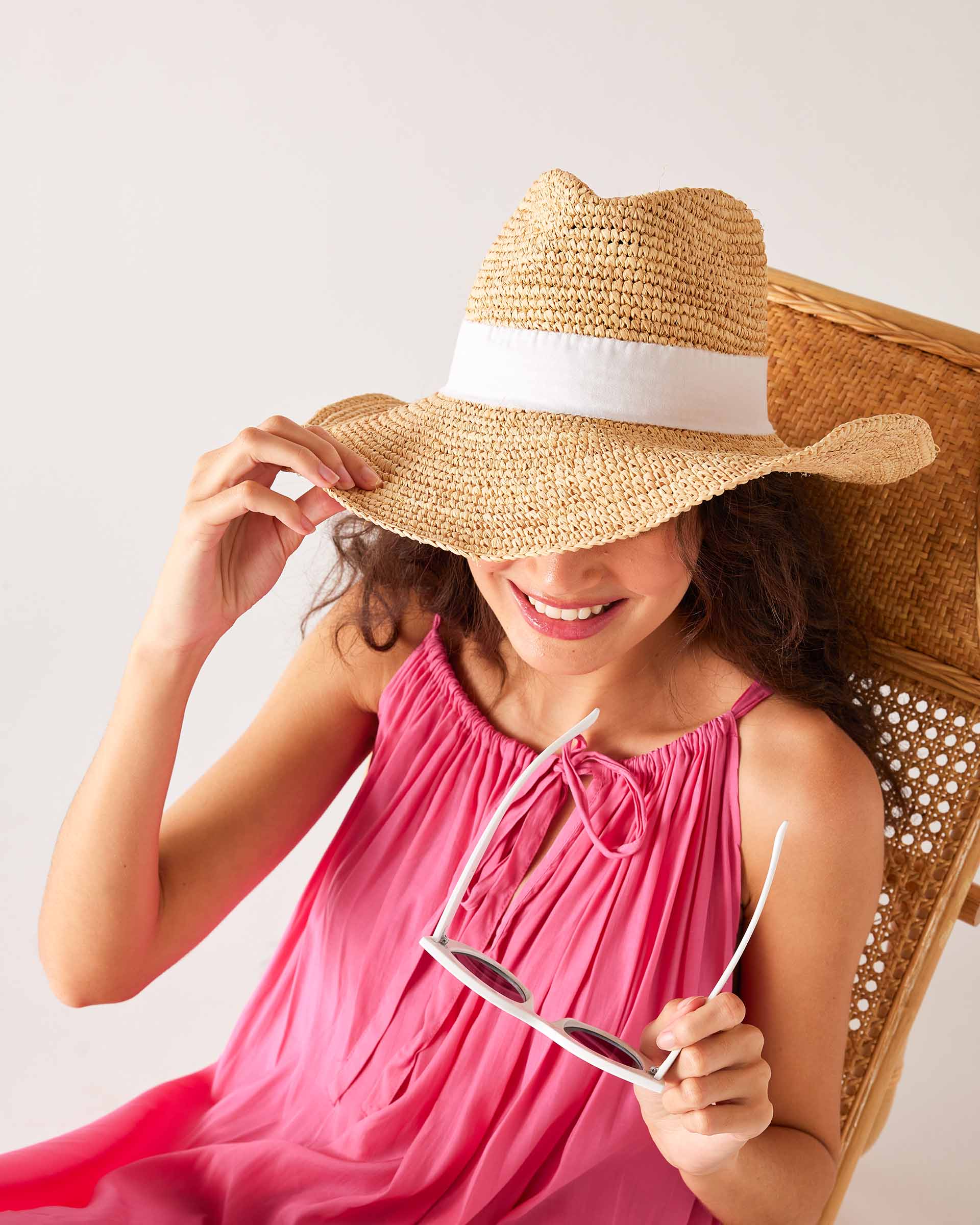 Women's One Sized White Chambray Adjustable Wire Brimmed Seagrove Rafia Straw Beach Hat Top View 1