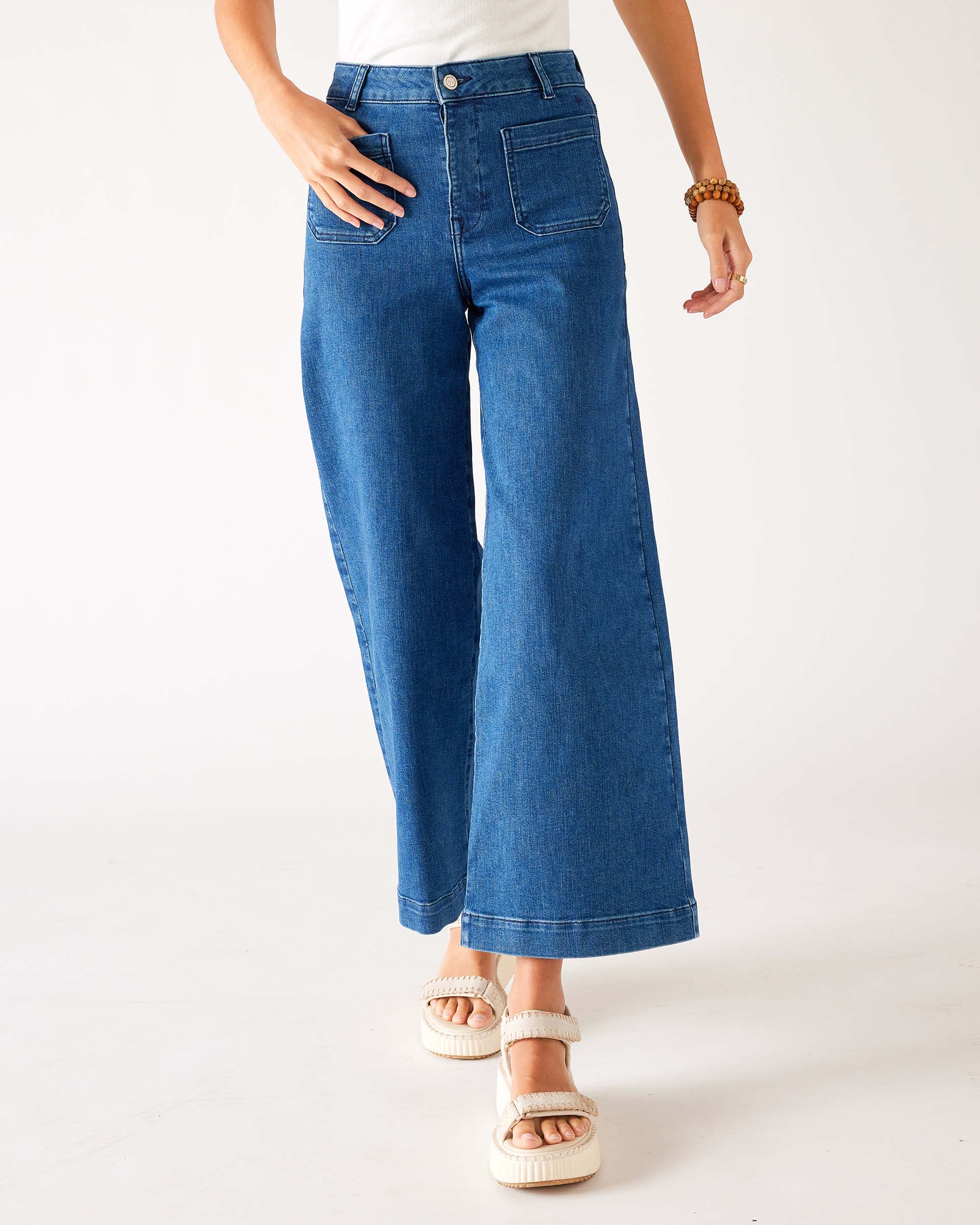 Women's Patch Pocket Stretchy Cropped Wide Leg Blue Jeans Front View