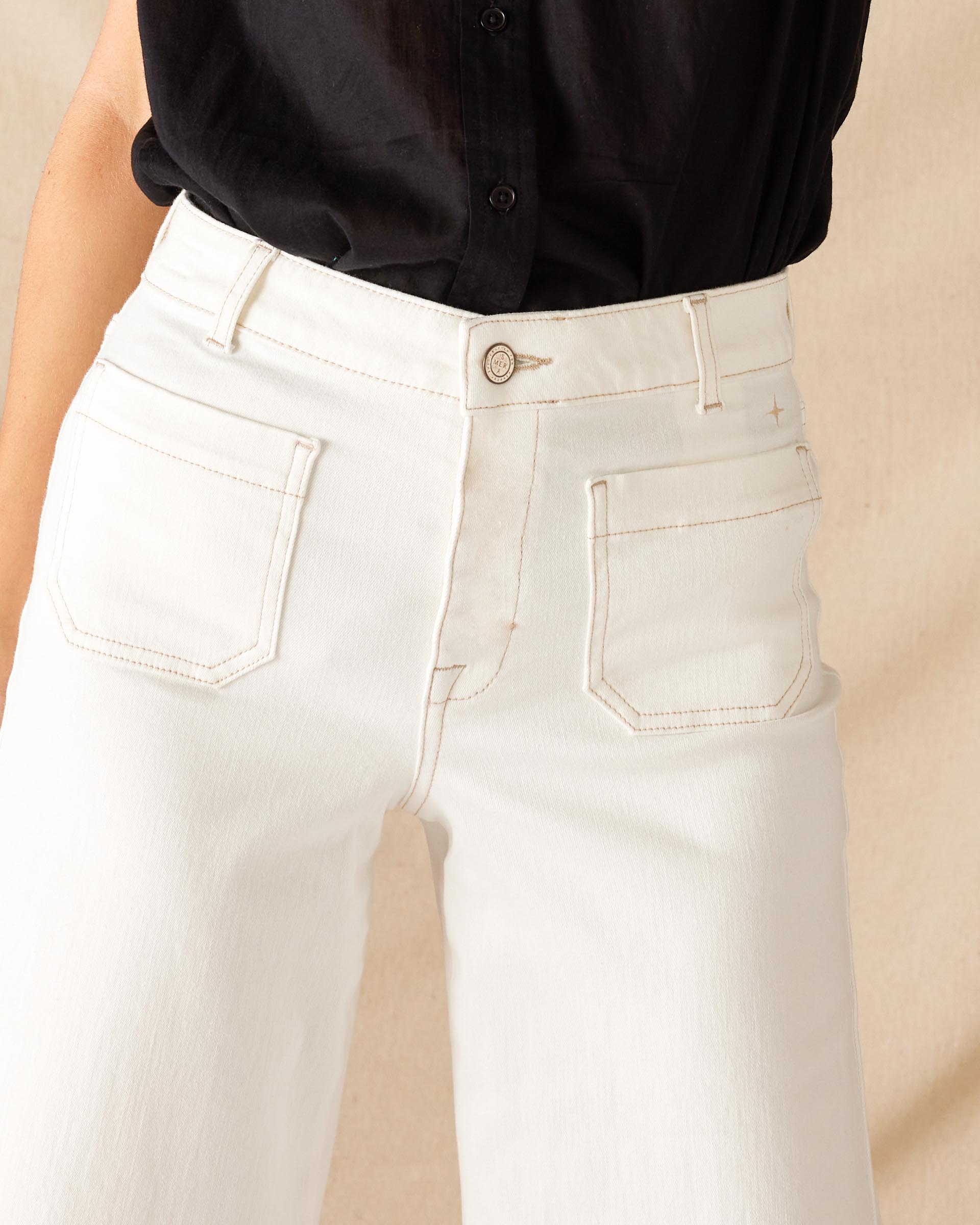 Women's Patch Pocket Stretchy Cropped Wide Leg White Jeans Front View Close Up Patch Pocket Detail