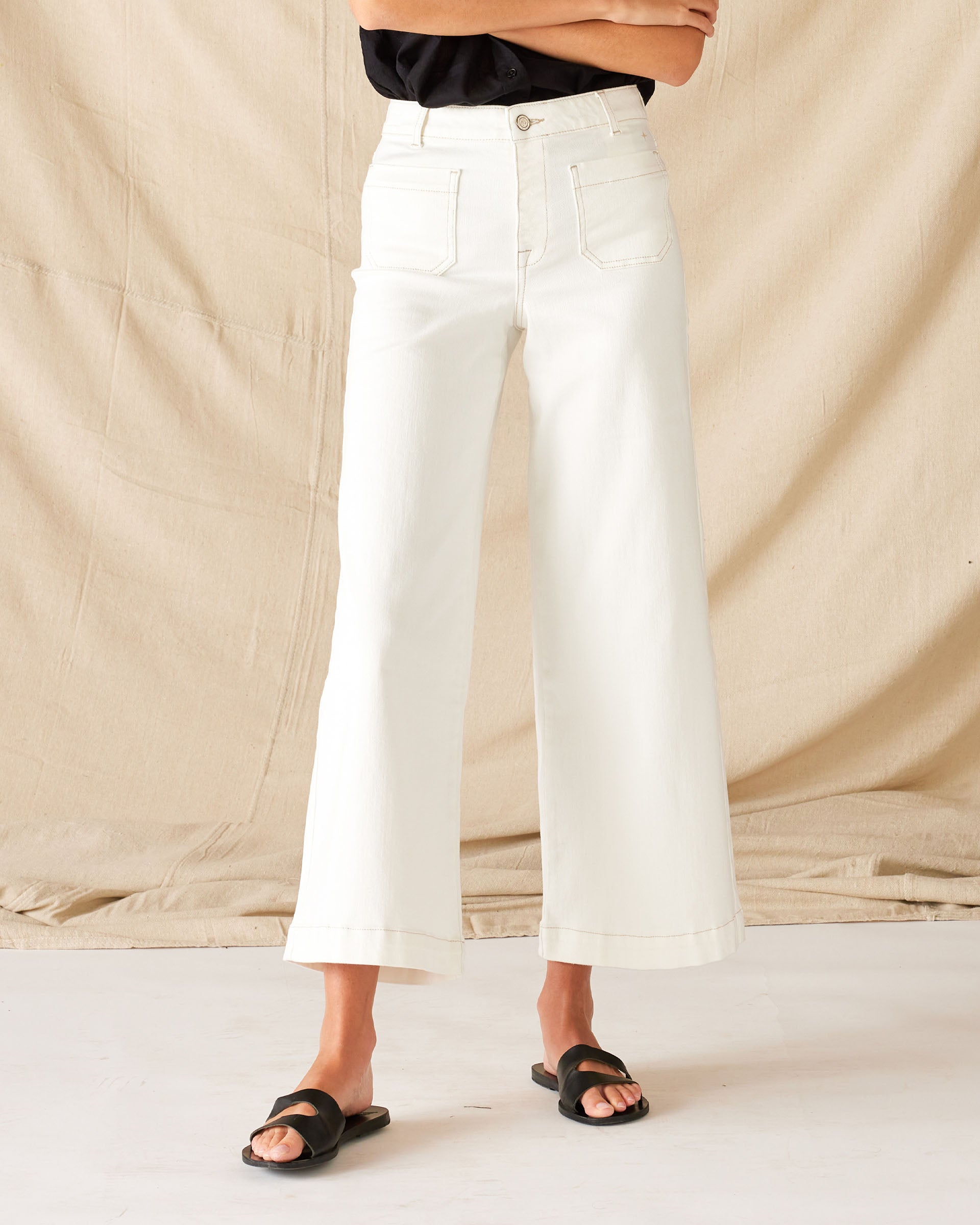 Women's Patch Pocket Stretchy Cropped Wide Leg White Jeans Front View