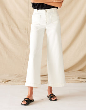 Women's Patch Pocket Stretchy Cropped Wide Leg White Jeans Front View