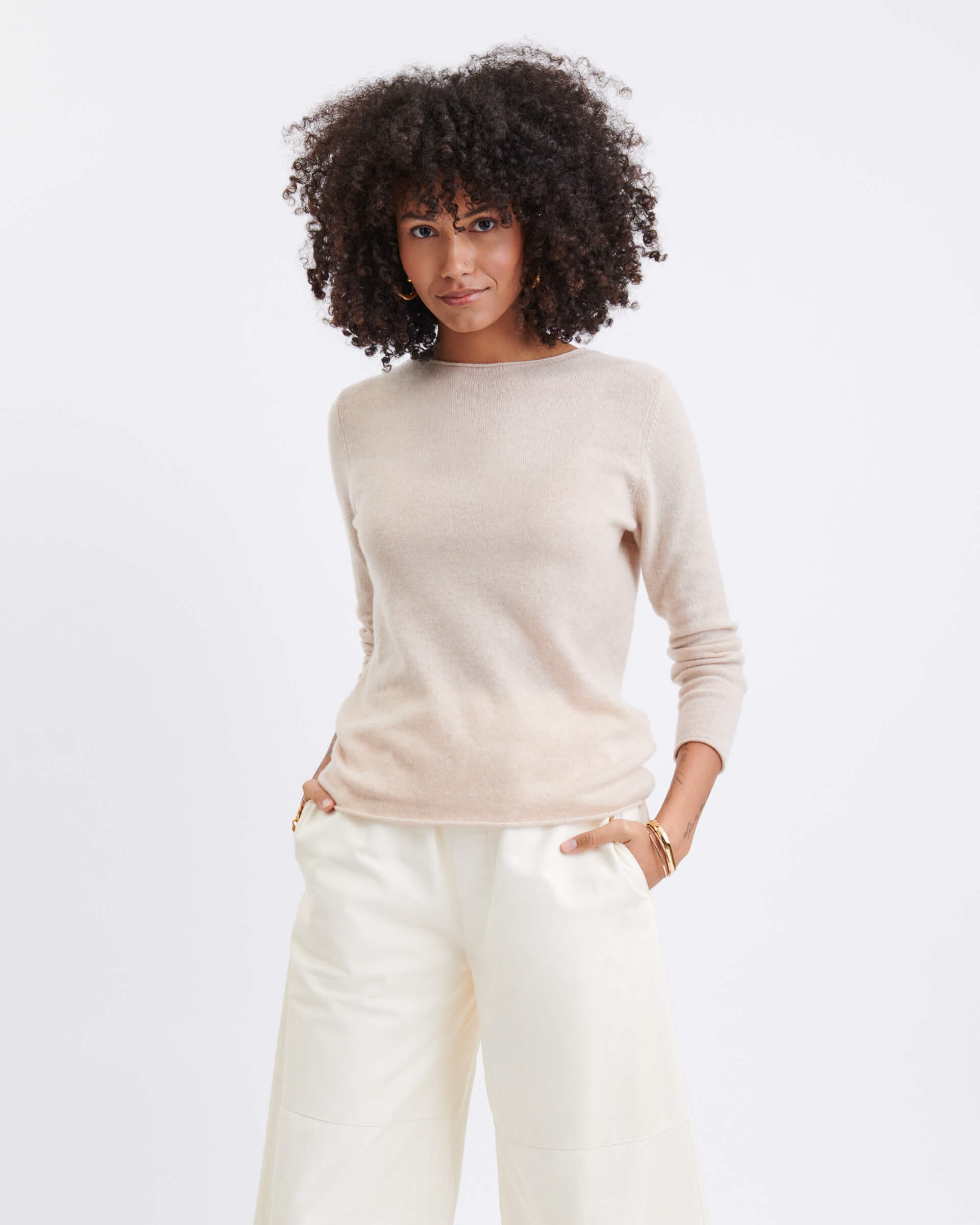 Carmel Fitted Cashmere Sweater in Wheat