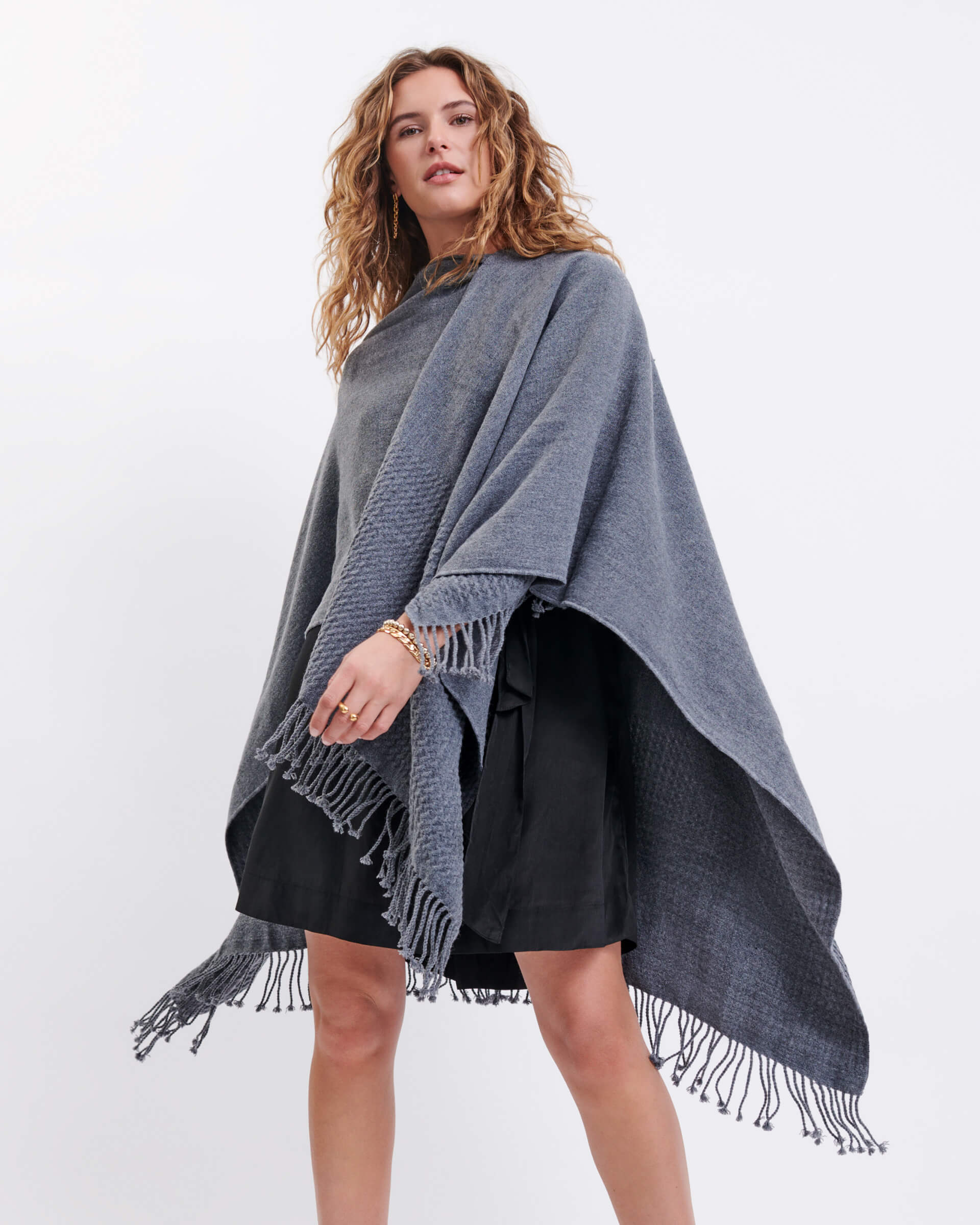 Women's One Size Gray Travel Wrap Front View Swing